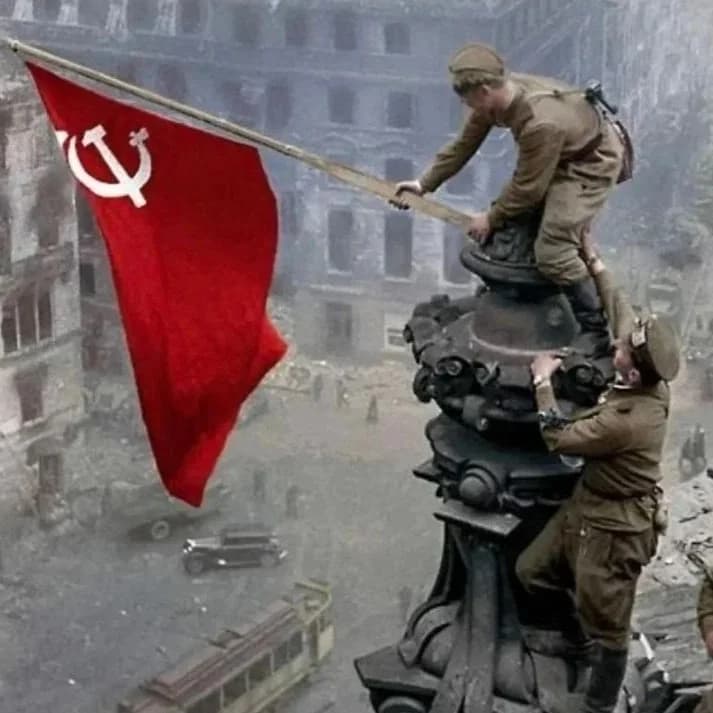 
Герои СССР/ Герои России
